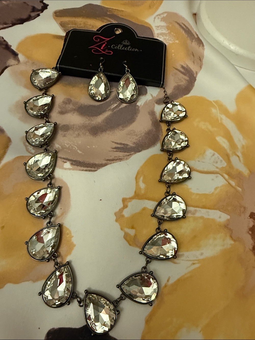 IC COLLECTION Clear Teardrop Statement Necklace with Matching Earrings